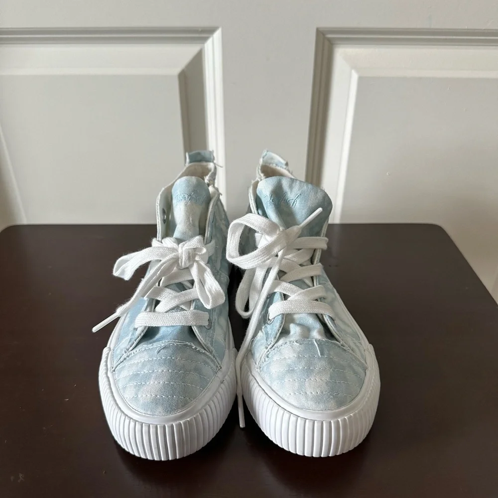 Blowfish Malibu Kids Sky Harmony Dye Canvas Blue Shoes Kids Size 5